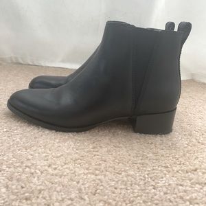Black Chelsea boots